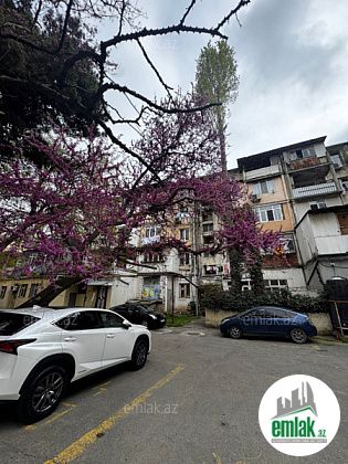Satılır 2 otaqlı 60 m² köhnə tikili İnşaatçılar m