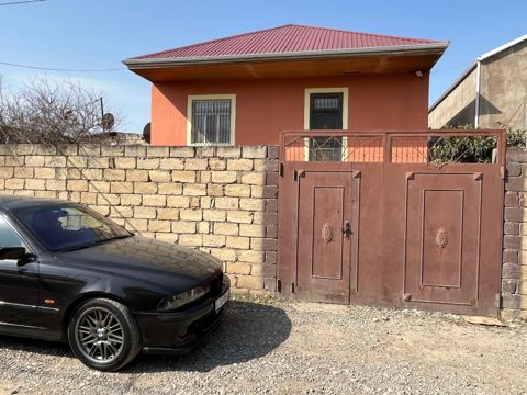 Həyət evi, Binəqədi r — Bakı