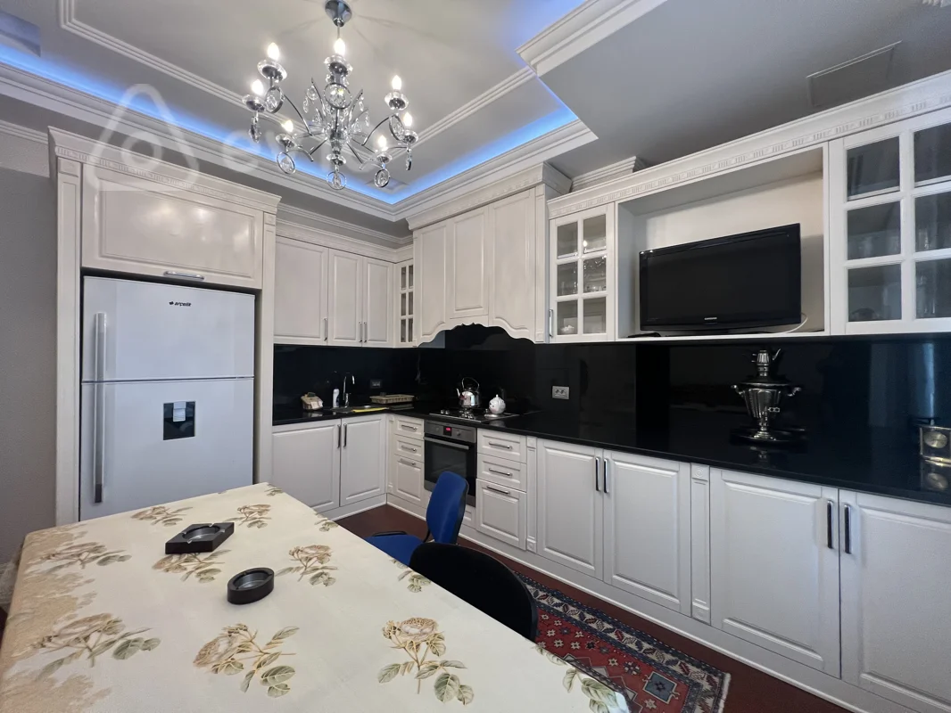 4 otaqlı mənzil, 550 m², пр Г Джавида — kirayə — Mənzil, Bakı (10)