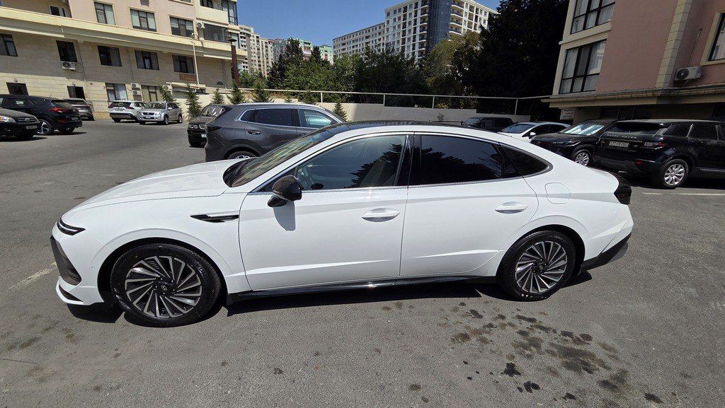Hyundai Sonata, 2.0 L, 1.62 kWh, 2025 il, 4 000 km — Avtomobillər, Bakı (3)