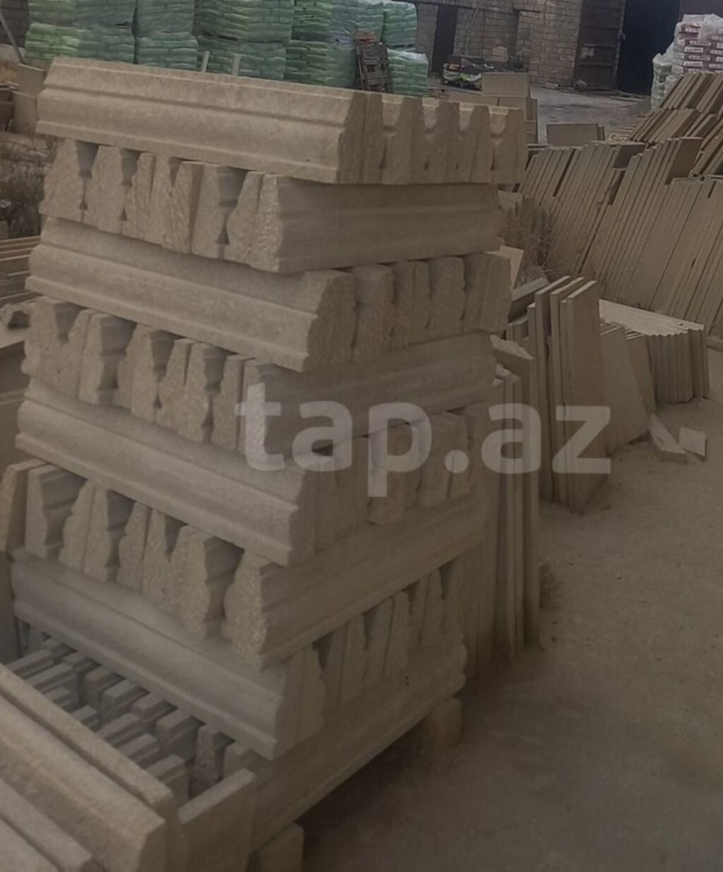 Məmulat: Ağ/açıq boz rəngli dekorativ daş bordür və parapet — Plitka və örtü materialları, Mehdiabad (9)