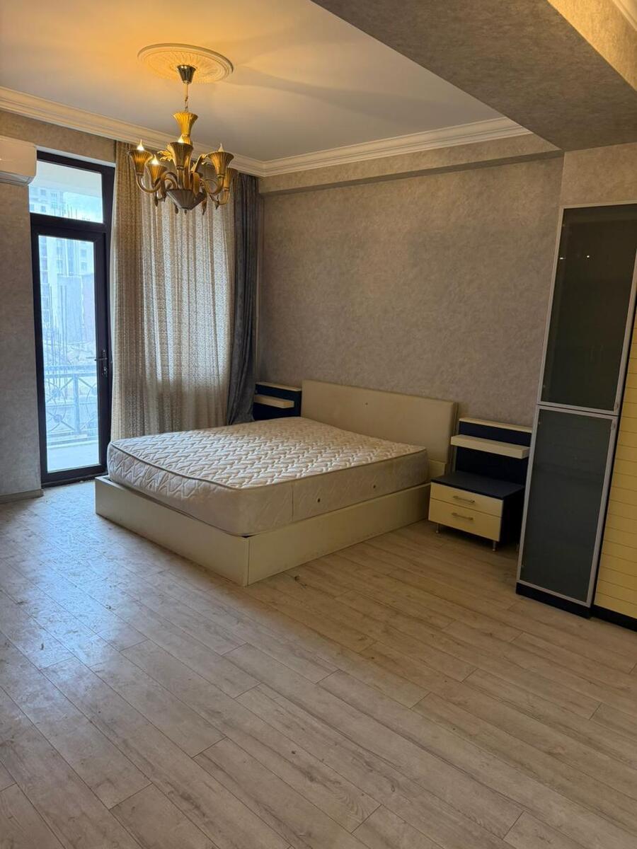 Satılır 4 otaqlı yeni tikili 190 m² — Mənzil, Bakı (2)