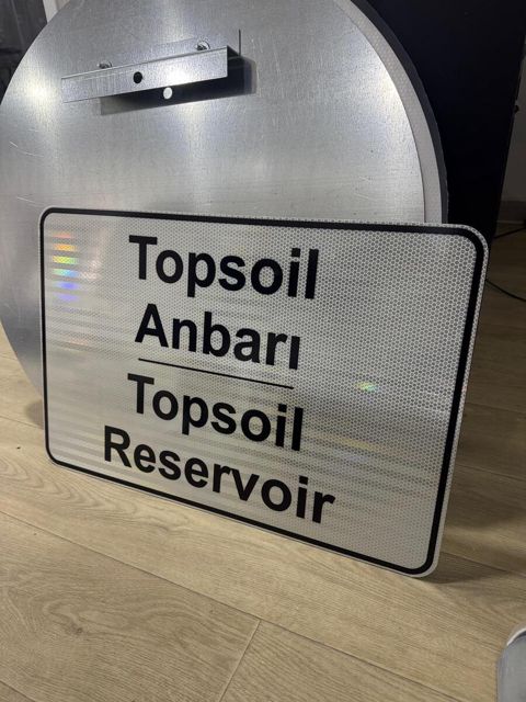 Yol nişanları — Bakı