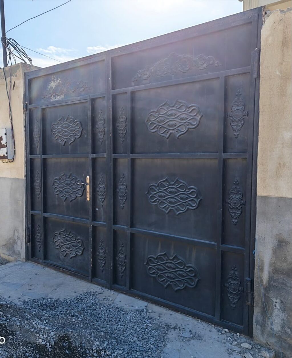 Darvaza 300/240sm 400azn qiymet sondur Zabrat1 8281 leli — Pəncərələr, qapılar, balkonlar, Bakı