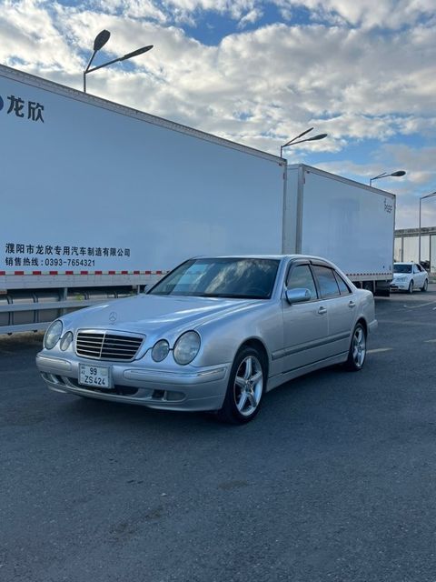 Mercedes E 240, 2.4 L, 2000 il, 222 000 km — Salyan
