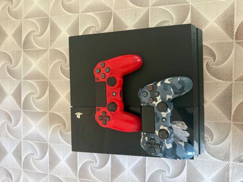 Sony PlayStation 4 (PS4) oyun konsolu 13 oyunu var. GTA 5, Call OF — Bakı