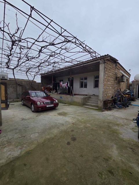 Satılır 3 otaqlı həyət evi/bağ evi 120 m² — Bakı