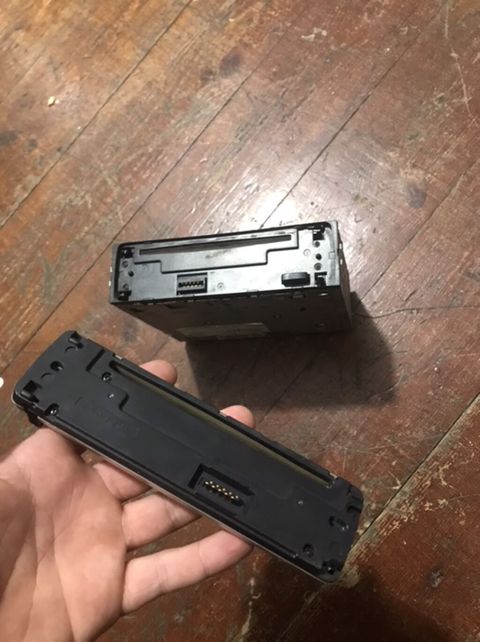 Pioneer DEH-3750MP avtomobil maqnitofonu biden sesi çixmir baska hec — Bakı