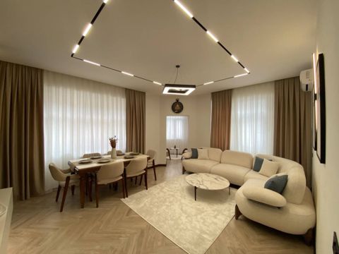 Satılır 2 otaqlı yeni tikili 93 m² — Bakı