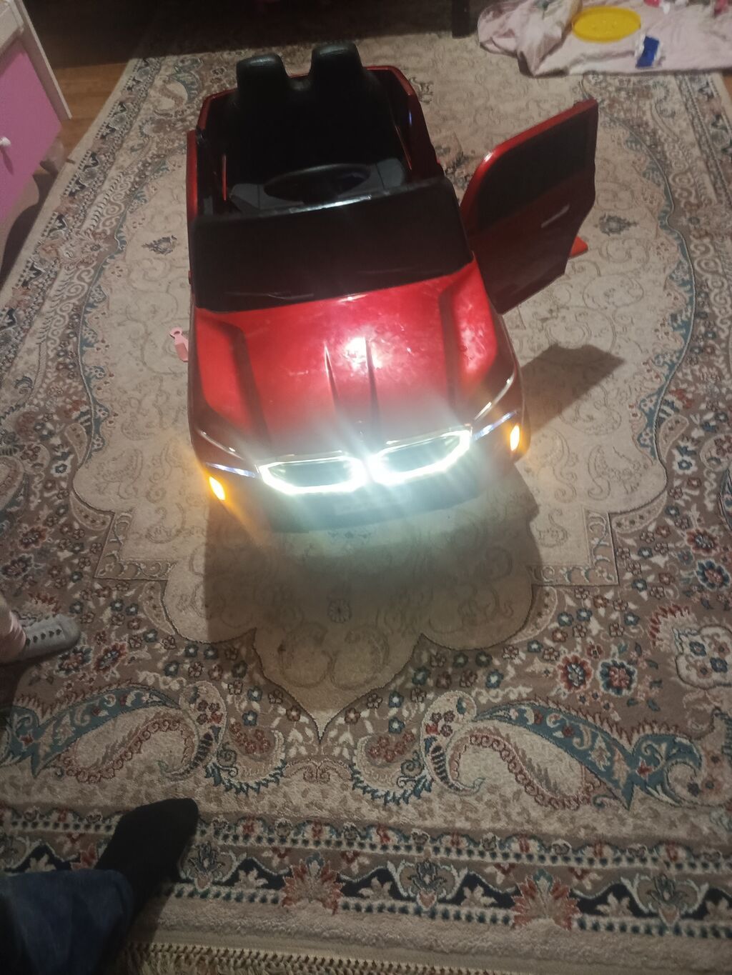 Uşaq üçün akkumulyatorlu minik maşını – qırmızı rəng, kupe korpuslu — Uşaq avtomobilləri, Sumqayıt (3)