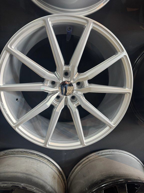 Disk və təkərlər R19,R20, R21, R22, R23, R24 — Ehtiyat hissələri və aksesuarlar, Bakı (10)
