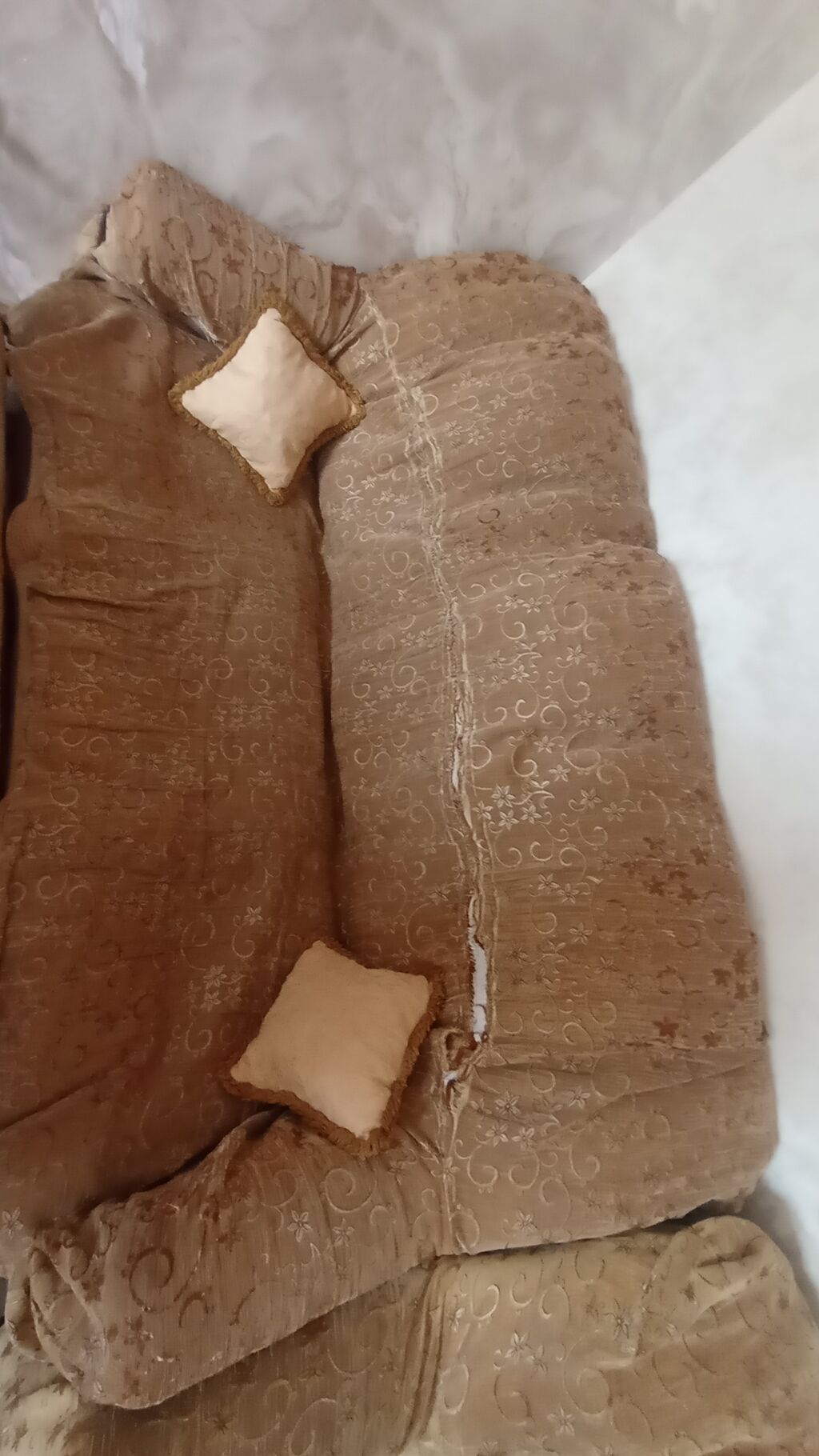 Mebel dəsti – yumşaq oturma dəsti - Tərkib: 1 ədəd geniş divan və 2 — Yumşaq mobilya dəstləri, Bakı (3)