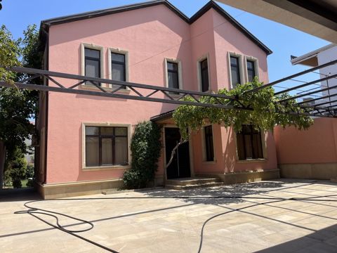 Satılır 5 otaqlı həyət evi/bağ evi 250 m² — Bakı