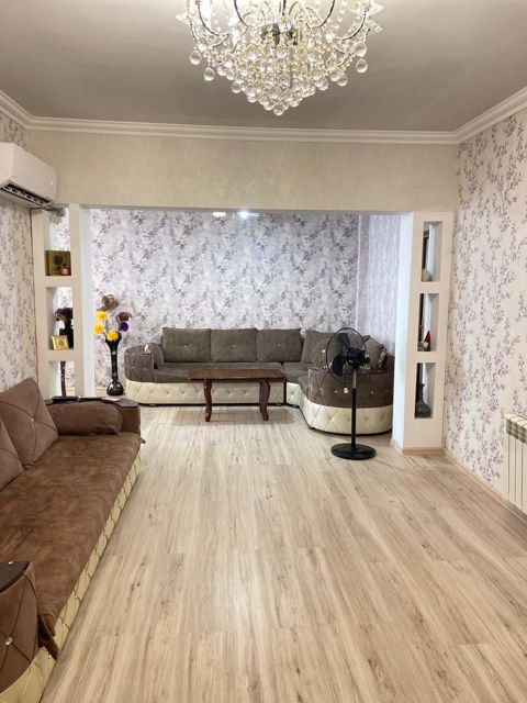 Həyət evi, Babək pr — Bakı