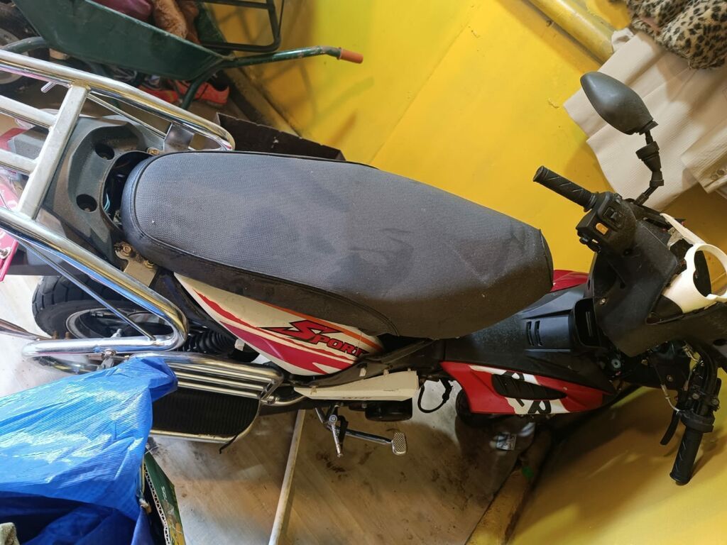 Satılır: skuter/moped “Sport” (üzərində “Repsol” tərzində qrafika) 90-VB-358 — Mopedlər və skuterlər, Bakı (3)