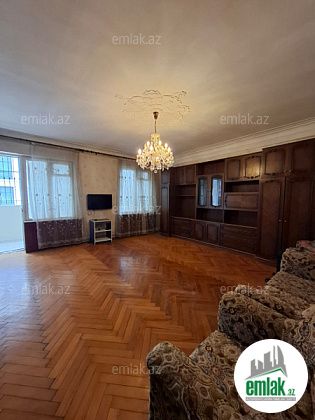 Satılır 4 otaqlı 110 m² köhnə tikili Gənclik m