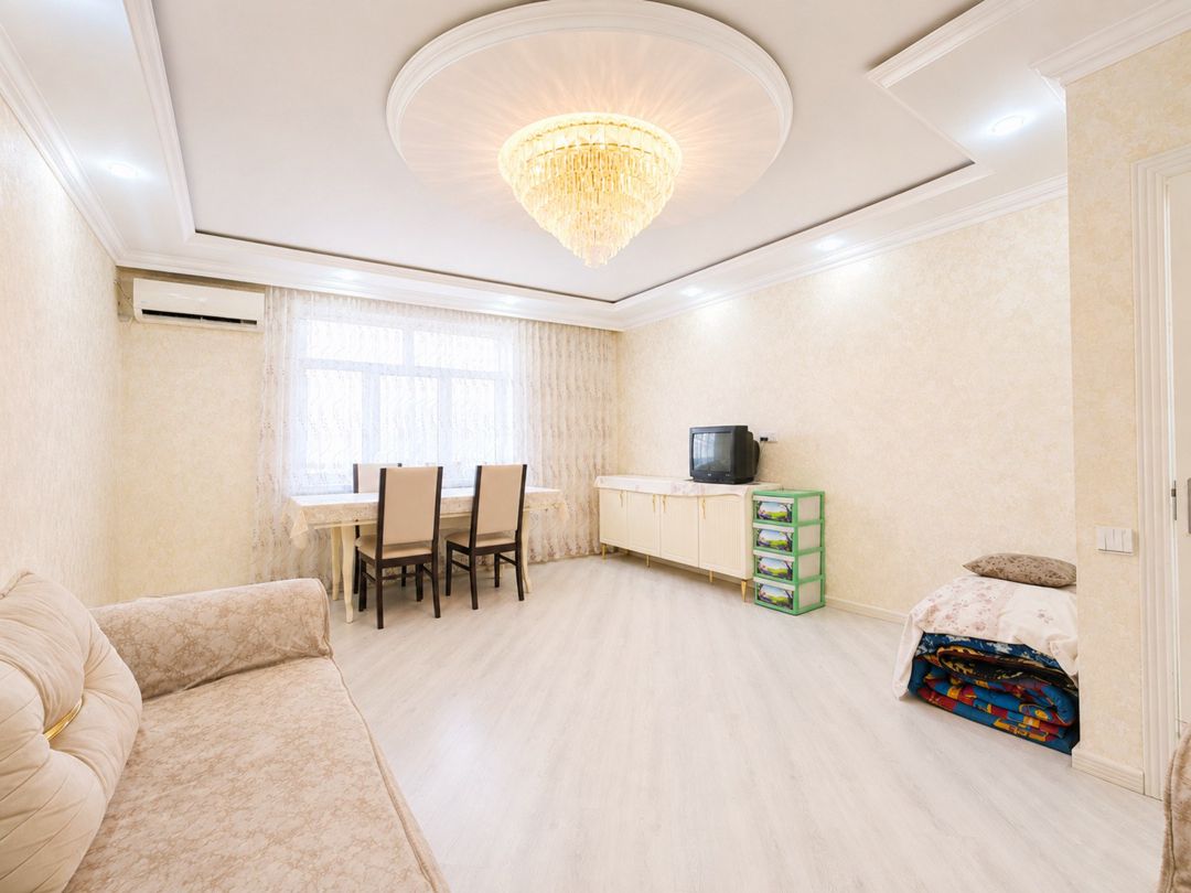 Satılır 2 otaqlı köhnə tikili 95 m² — Mənzil, Bakı (3)