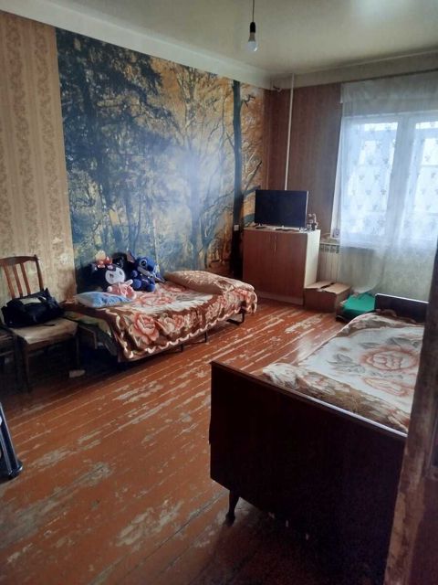 Satılır 3 otaqlı köhnə tikili 80 m² — Apartment