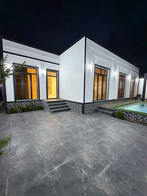 Satılır 4 otaqlı həyət evi/bağ evi 130 m² — Bakı