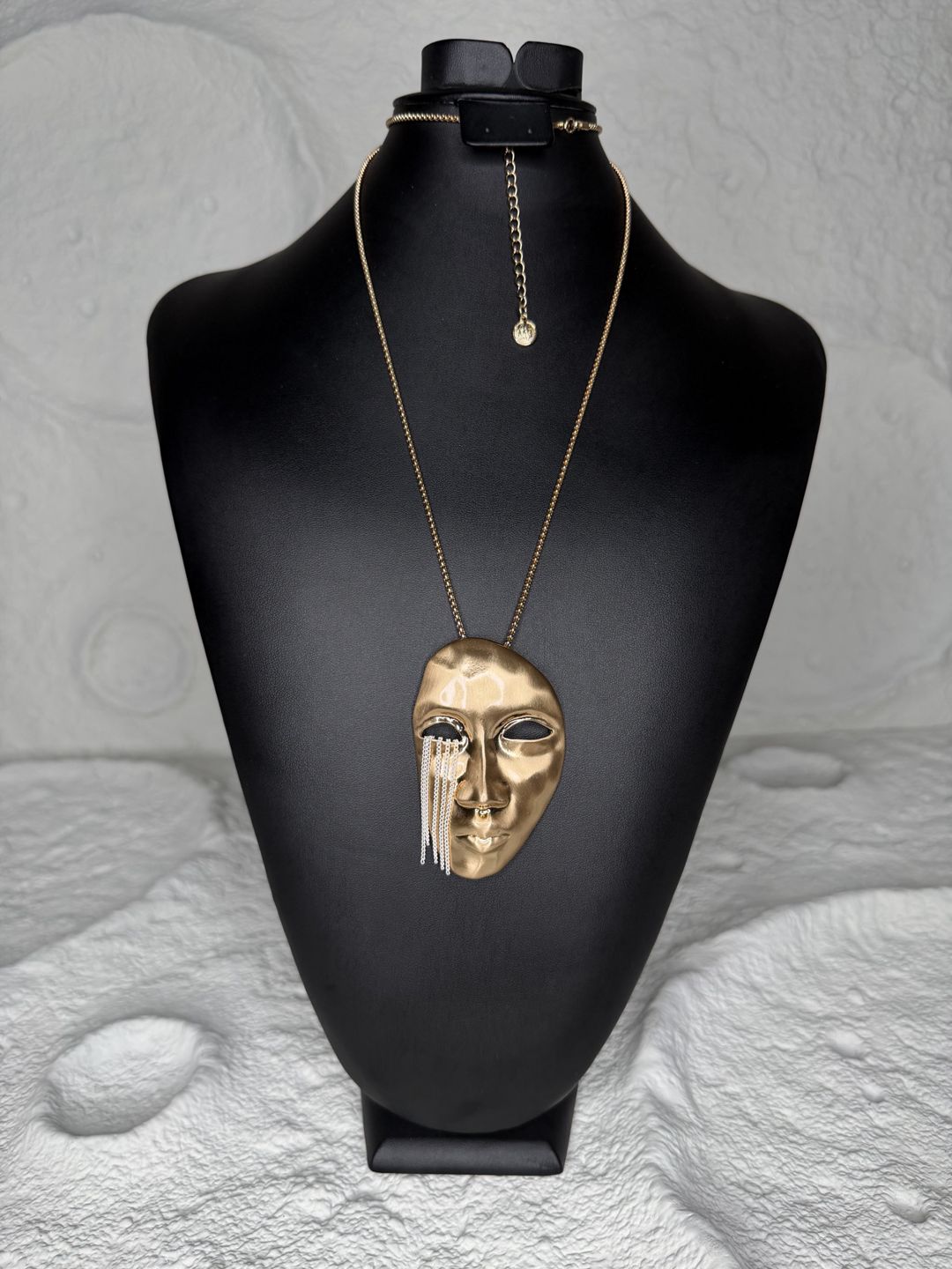 Boyunbağı qadınlar üçün Schiaparelli Face Cry 1206 — Mallar, Bakı (2)