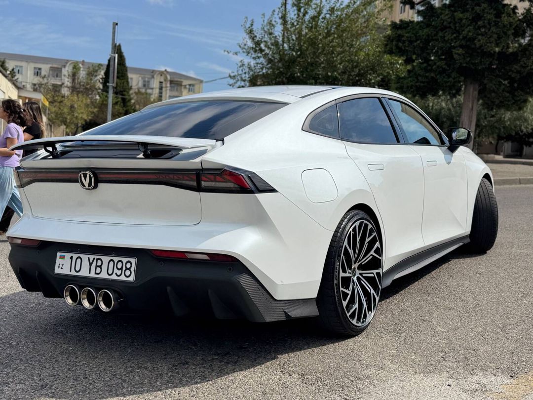 Changan Uni-V iDD, 2025 il 10-YB-098 — Avtomobillər, Bakı (4)