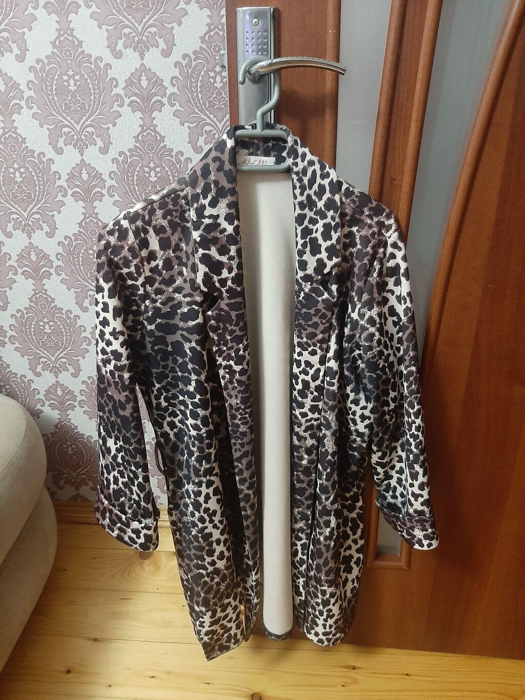 Leopar naxışlı qadın kimono/uzun pencək - Dizayn: Qəhvəyi-qara-bej — Coqlar və zaqetlər, Mehdiabad