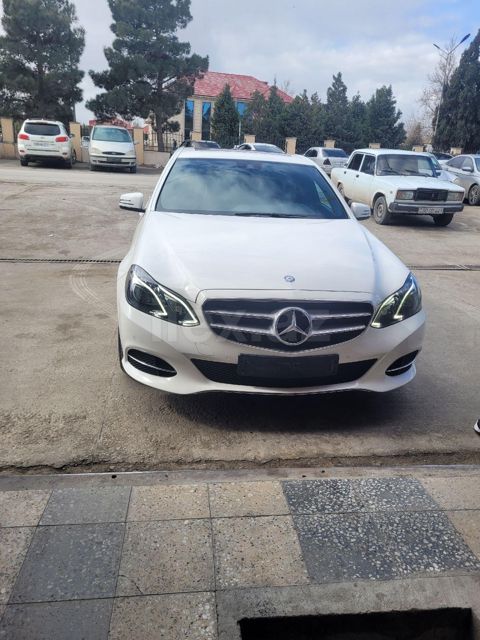 2015 Mercedes-Benz E 220, 2.2 L, 2015, 169,500 km — Bakı