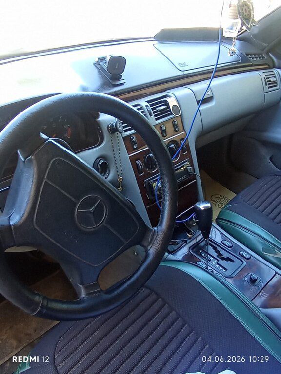 Mercedes E 220, 2.2 L, 1996 il, 562 378 km 10-UT-065 — Avtomobillər, Bakı (3)