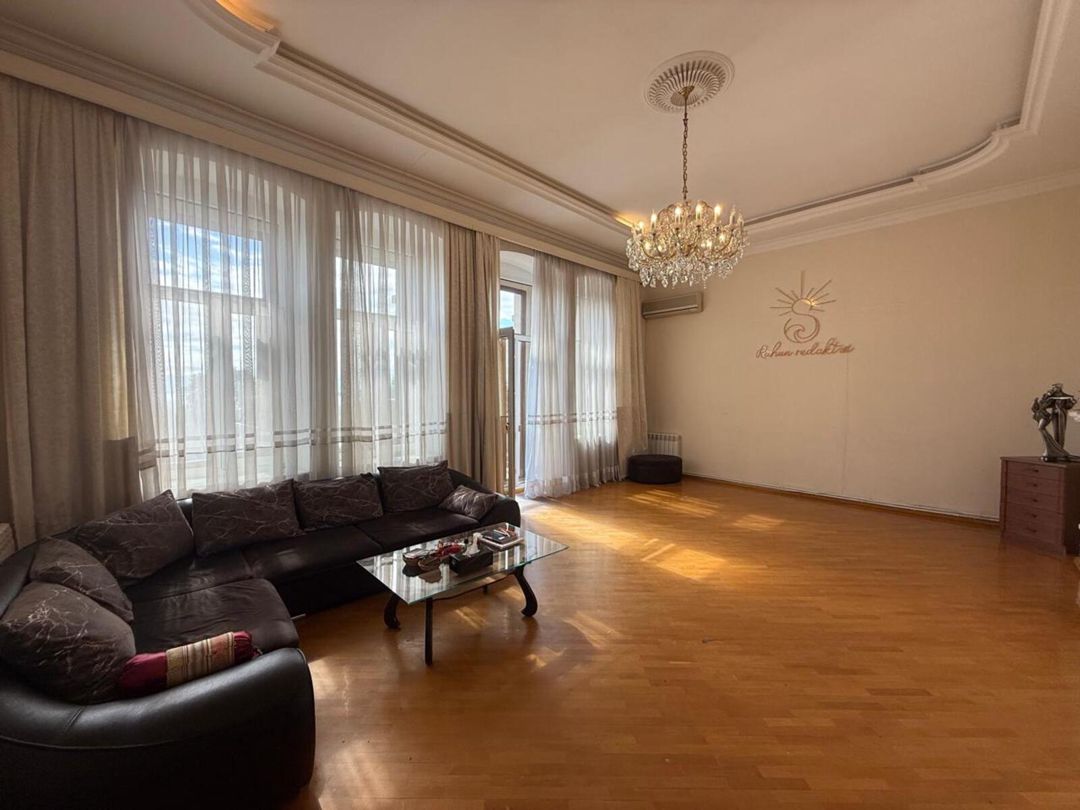 Satılır 4 otaqlı köhnə tikili 160 m² — Mənzil, Bakı (4)