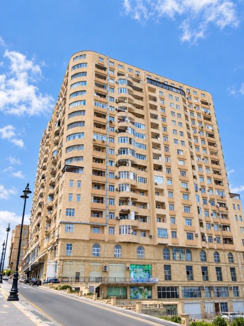 Satılır 3 otaqlı yeni tikili 135 m² — Bakı