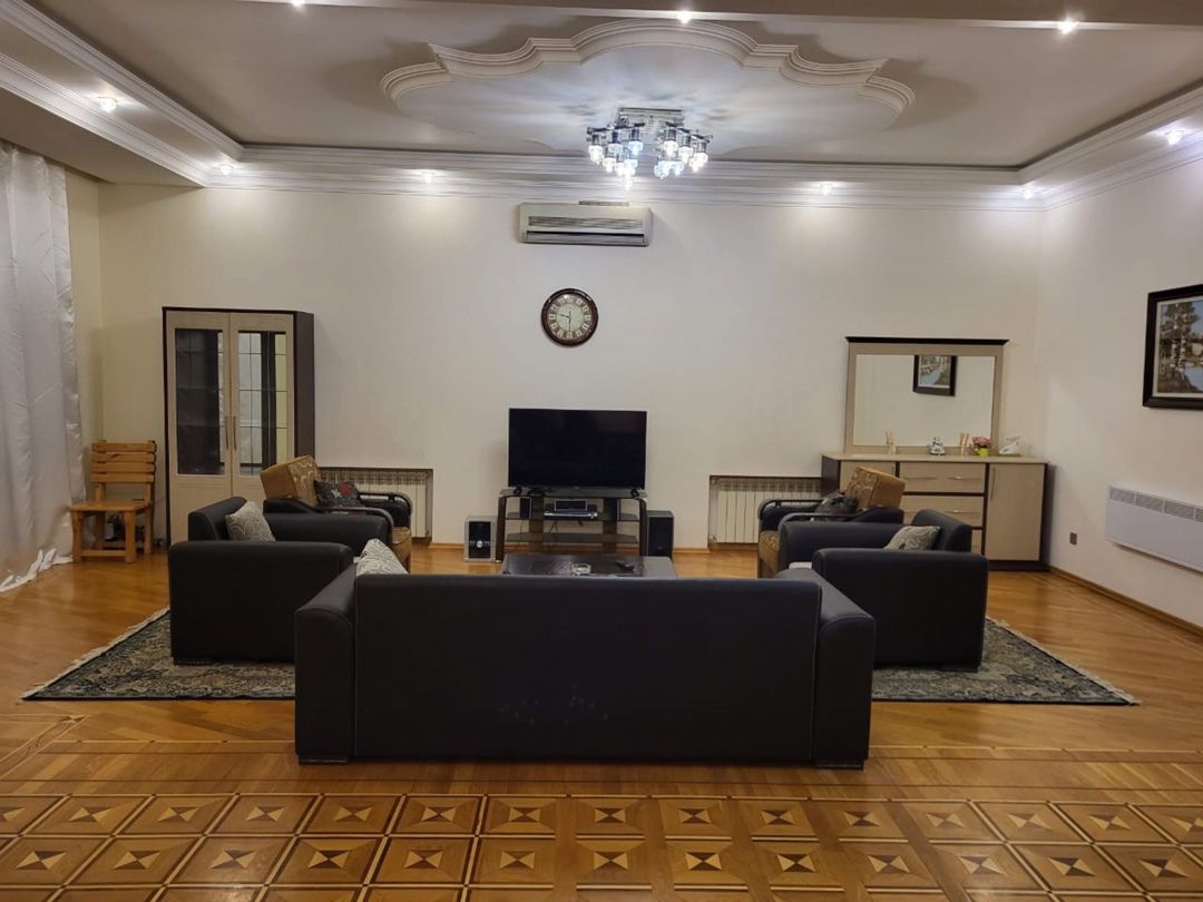 İcarəyə verilir 6 otaqlı həyət evi/bağ evi 500 m² — Ev, villa, Bakı (2)
