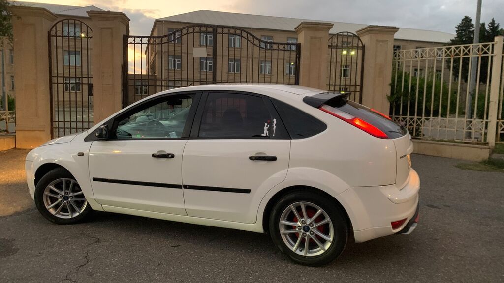 Ford Focus: 1.6 l 2006 il 397593 km Hetçbek 90-SS-694 — Avtomobillər, Bakı (3)