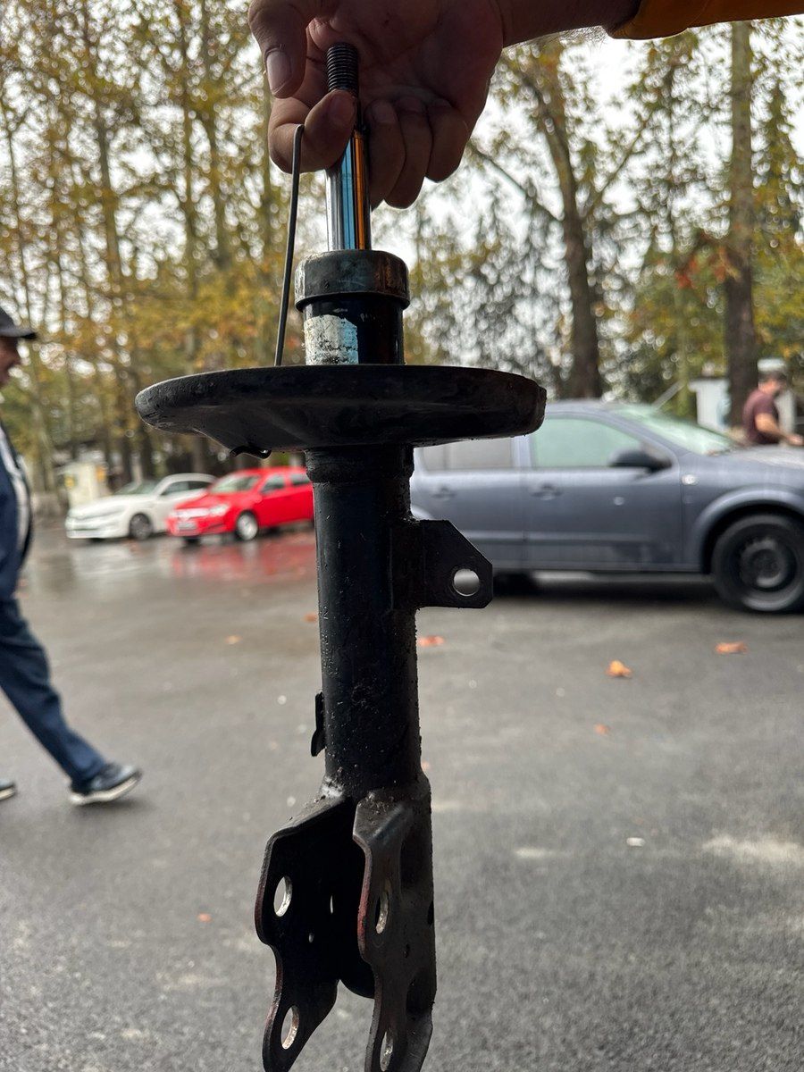 Toyota Prius 20 ön sol amortizatoru — Ehtiyat hissələri və aksesuarlar, Ağdaş (3)