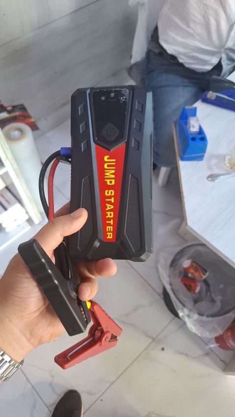 Avtomobil akkumulyatoru üçün Jump Starter (portativ start verici) — Amil Eminli