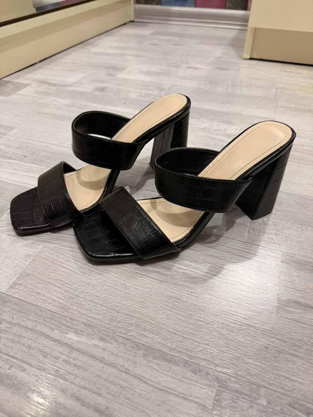 Qadın üçün qara topuq açıq tufli (mule) - Model: İki zolaqlı, kvadrat — Tufl, Xırdalan (2)
