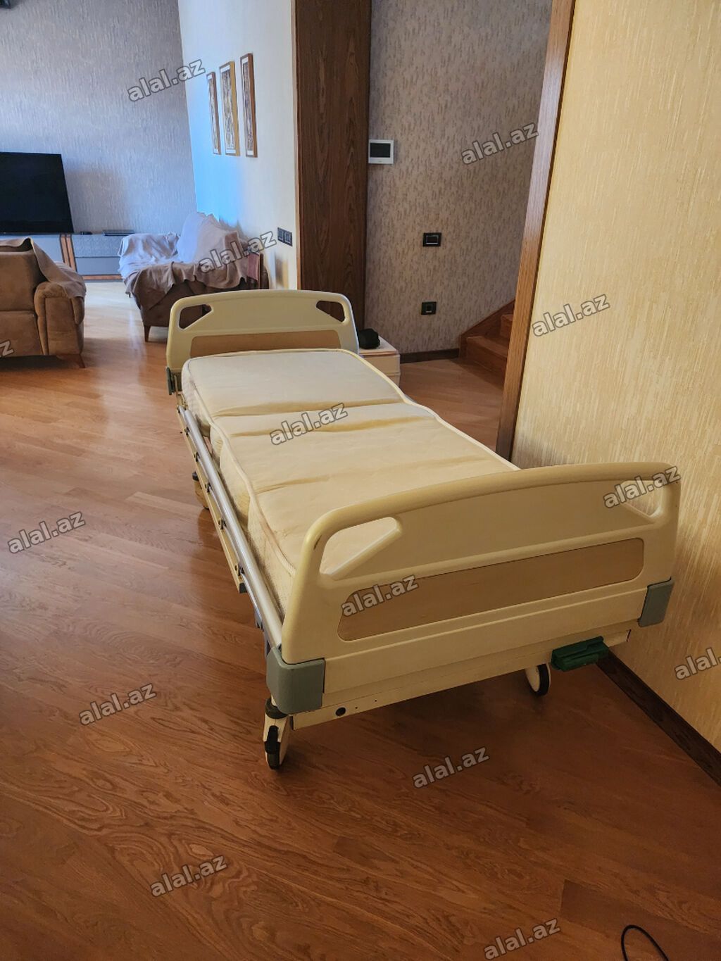 Tənzimlənən tibbi çarpayı. İşlənmiş — Mallar, Bakı (2)