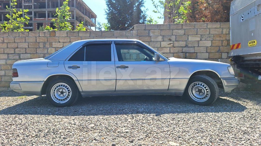 1993 Mercedes-Benz 200 E, 2.0 L, 1993, 85,855 km — Avtomobillər, Quba (2)