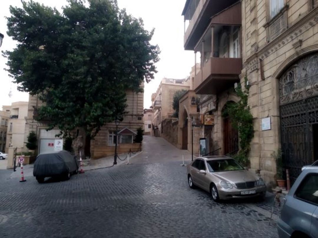 Satılır 4 otaqlı köhnə tikili 120 m² — Mənzil, Bakı (2)
