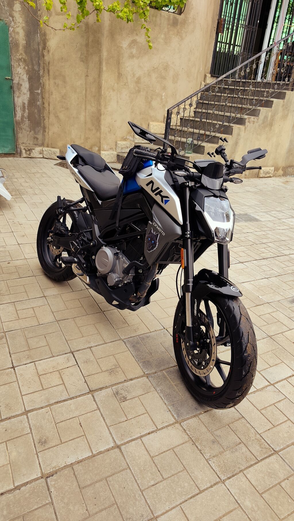 Idial vezyetdedi .ancaq servizde qulluq olunub.8 min prabek.tep teze — Motosikletlər, Saray (2)