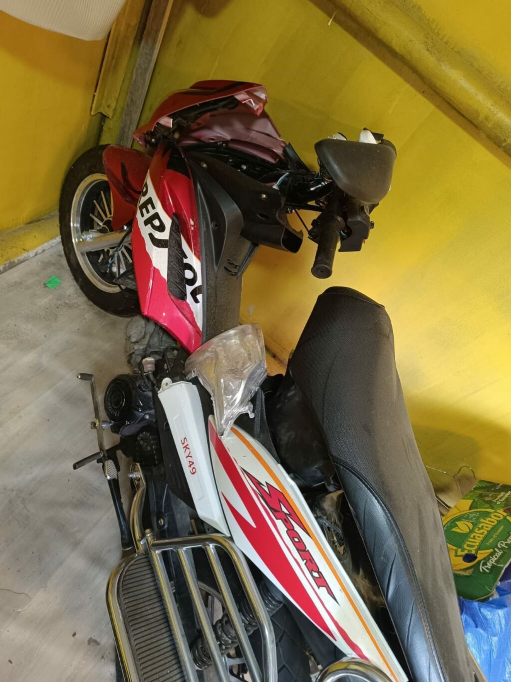 Satılır: skuter/moped “Sport” (üzərində “Repsol” tərzində qrafika) 90-VB-358 — Mopedlər və skuterlər, Bakı (2)