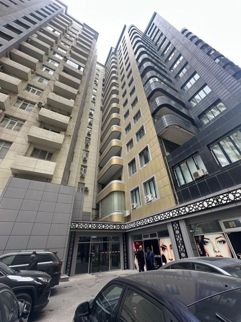 6-otaqlı yeni tikili, Nizami m., 307 m² — Apartment