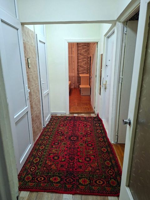 Satılır 2 otaqlı köhnə tikili 60 m² — Bakı
