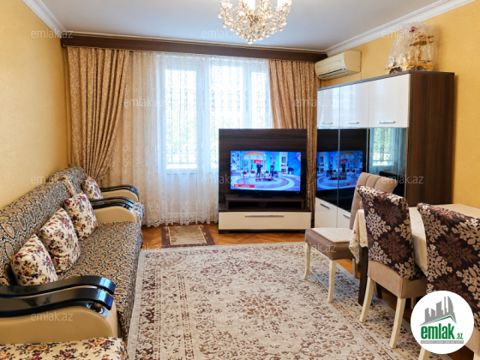 Satılır 3 otaqlı 80 m² köhnə tikili Elmlər Akademiyası m