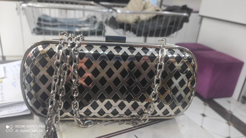 Gümüşü-qara naxışlı qadın axşam çantası (clutch) 50 manata alinib — Çantalar, çamadanlar, cüzdanlar, Bakı (3)