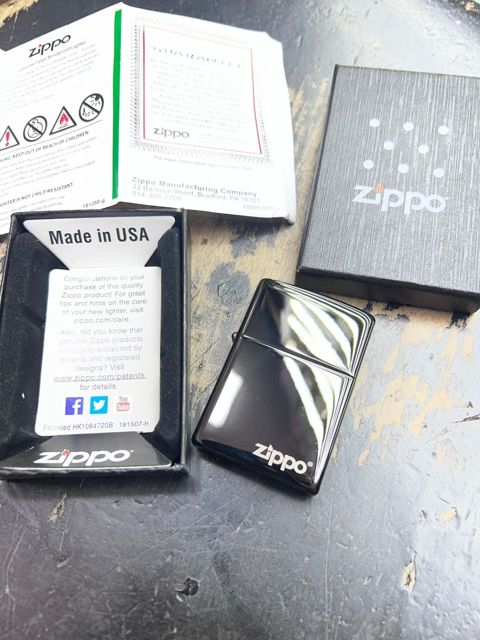 Zippo Black alışqanı — Bakı