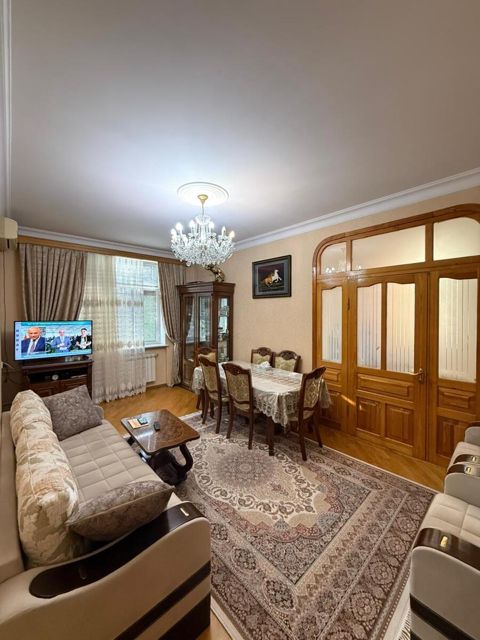 Satılır 3 otaqlı köhnə tikili 95 m² — Bakı