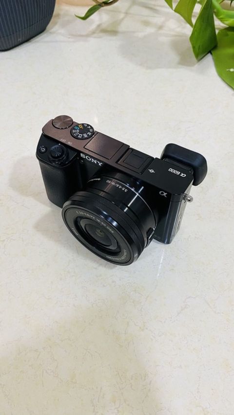 Sony Alpha a6000 güzgüsüz fotoaparat + E PZ 16-50mm f/3.5-5.6 OSS kit — 650 ₼ · Bakı · Fotoaparat Sony Alpha a6000 güzgüsüz fotoaparat + E PZ 16-50mm f/3.5-5.6 OSS kit — Bakı