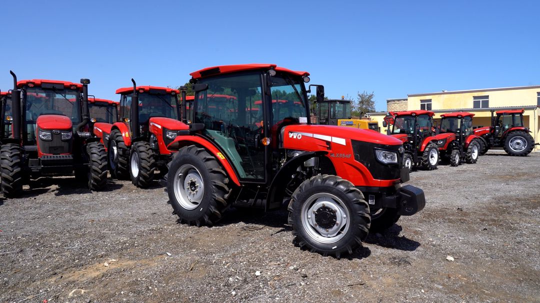 YTO NLX 854F — Aqro texnikası, Bakı (2)