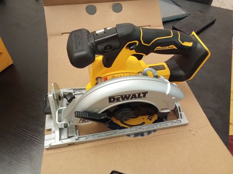 Məhsul: DeWALT 20V Max Brushless Dairəvi Mişar (6-1/2” / 165 mm) — Bakı