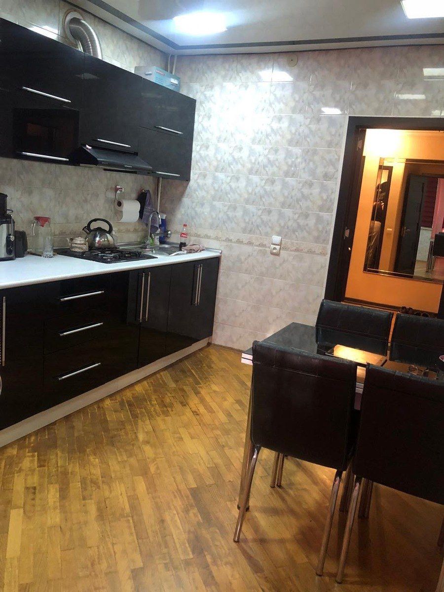 Satılır 4 otaqlı köhnə tikili 120 m² — Mənzil, Bakı (11)